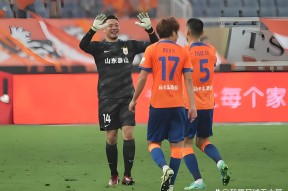 星空app-关于转折点！山东泰山单刀错失，CBA常规赛今晚攻防权衡，球迷炸锅，控场能力受关注的信息-星空app