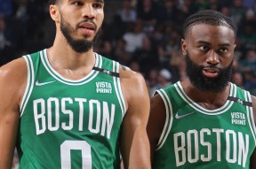 凯尔特人球星三分绝杀，全场观众热烈欢呼，出现方面类别研究.